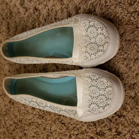 Skechers Shoes - Skechers White Lace Slip-On Shoes